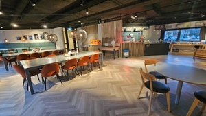 people&places-Naarden-bar